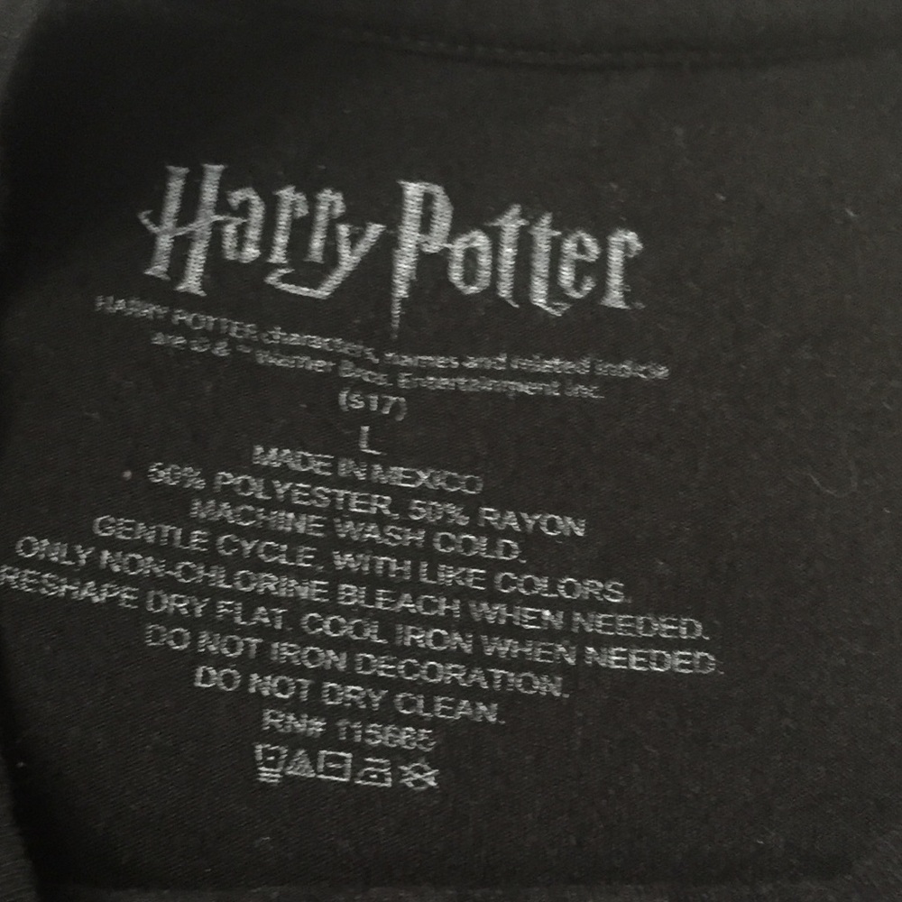 Harry Potter Hogwarts graphic shirt thin soft - Picture 3 of 3